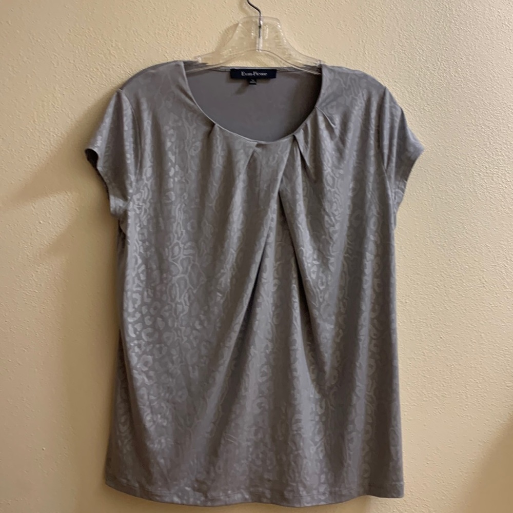 Evan Picone Woman's Light Gray Top size M